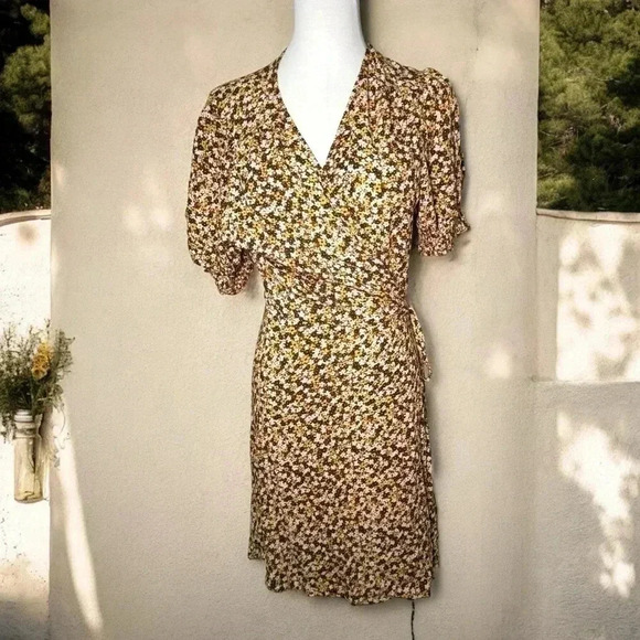 Charlie holiday wrap  dress 6 ditsy floral print - Picture 1 of 5